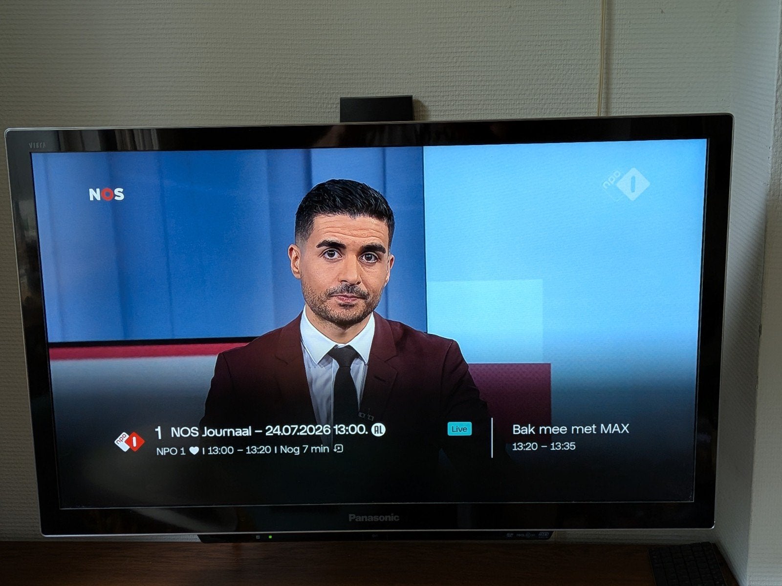 Panasonic TX-L32DT30E LCD TV met muurbeugel en handleiding, Gebruikt, Panasonic, LCD, 100 Hz