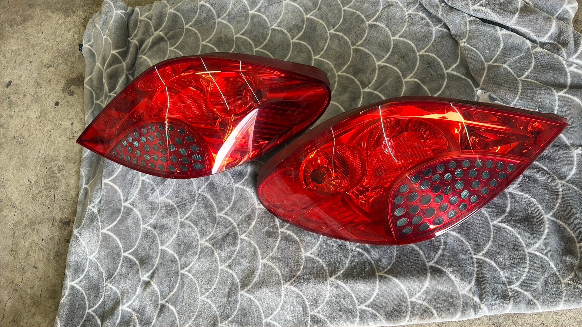 Peugeot achterlampen, Ophalen, Peugeot