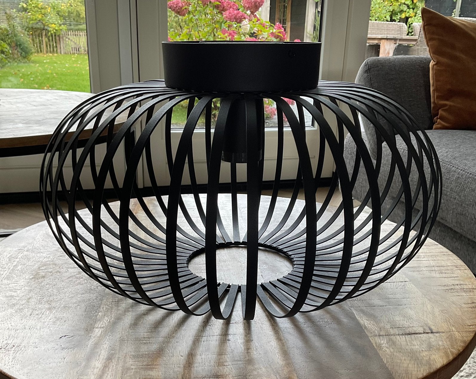 Mooie zwart metalen plafondlamp, Ophalen of Verzenden, Zo goed als nieuw