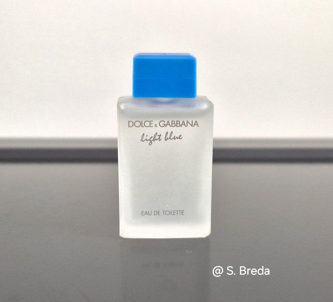 Dolce & Gabanna - Light Blue - Eau de Toilette miniatuur, Verzamelen, Parfumverzamelingen, Ophalen of Verzenden, Zo goed als nieuw