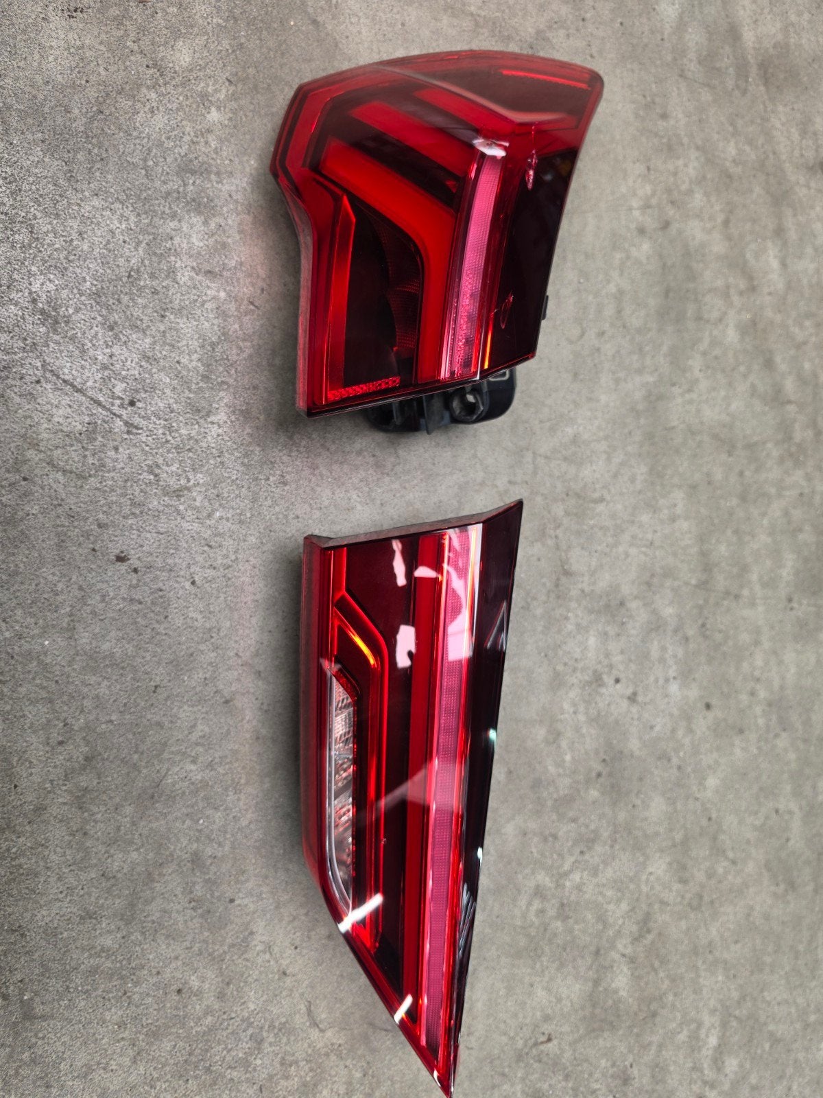 Audi Q3 ECE RV II Achterlicht Links - Licht Beschadigd, Ophalen of Verzenden, Gebruikt, Audi