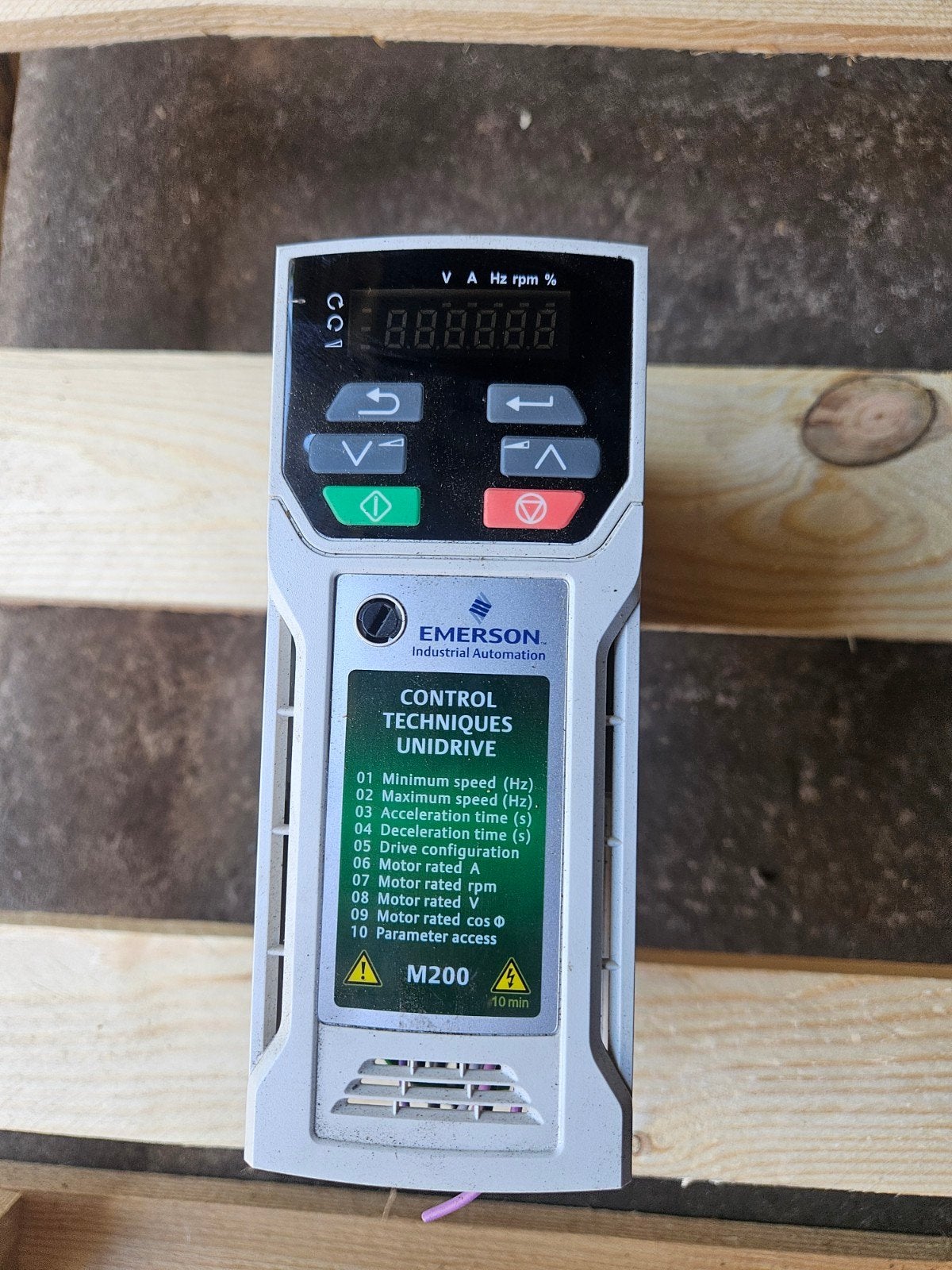 Emerson frequentieregelaar M200/201, Hobby en Vrije tijd, Elektronica-componenten, Ophalen of Verzenden, Zo goed als nieuw