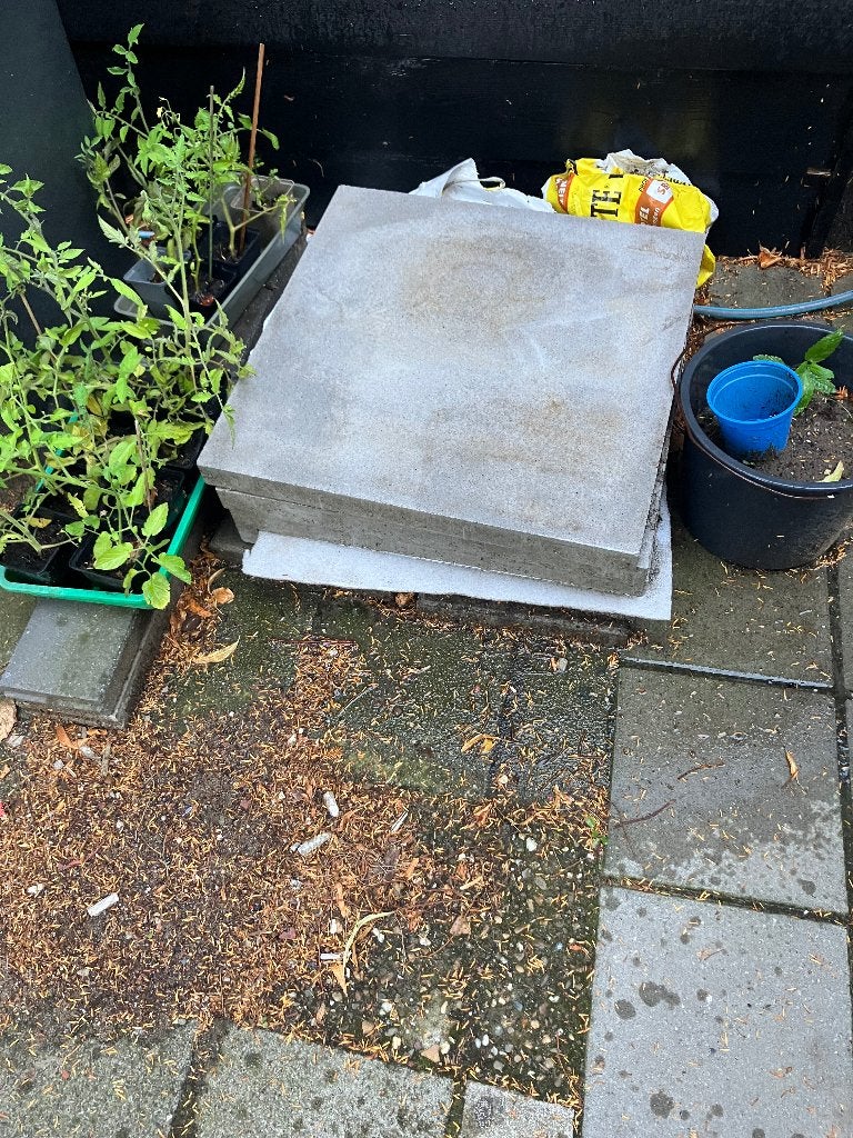 3x Tuin Tegel 60x60 licht grijs GRATIS, Tuin en Terras, Tegels en Klinkers, Ophalen, Zo goed als nieuw, Minder dan 5 m², Beton