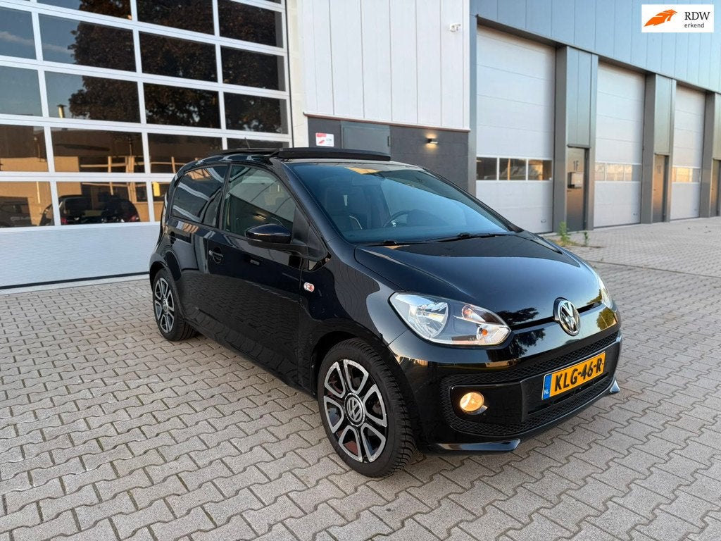 Volkswagen UP! 1.0 high up! Zwart Panorama 5D Leder Full Opt, Auto's, Volkswagen, Voorwielaandrijving, Gebruikt, 840 kg, 4 stoelen
