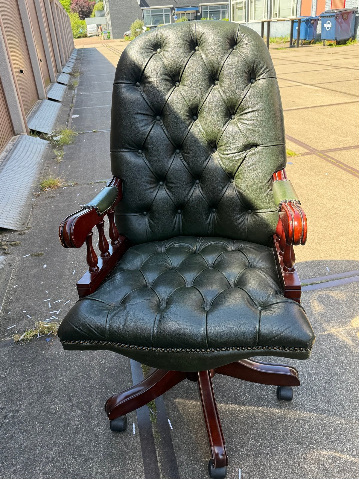 Klassieke Engelse Bureaustoel - Groen Leer, Huis en Inrichting, Bureaustoelen, Ophalen, Gebruikt, Groen, Bureaustoel