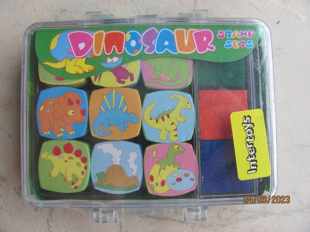 NIEUW dinosaurus STEMPELSET foam stempels DINO stempelkussen, Ophalen of Verzenden, Nieuw, Knutselen