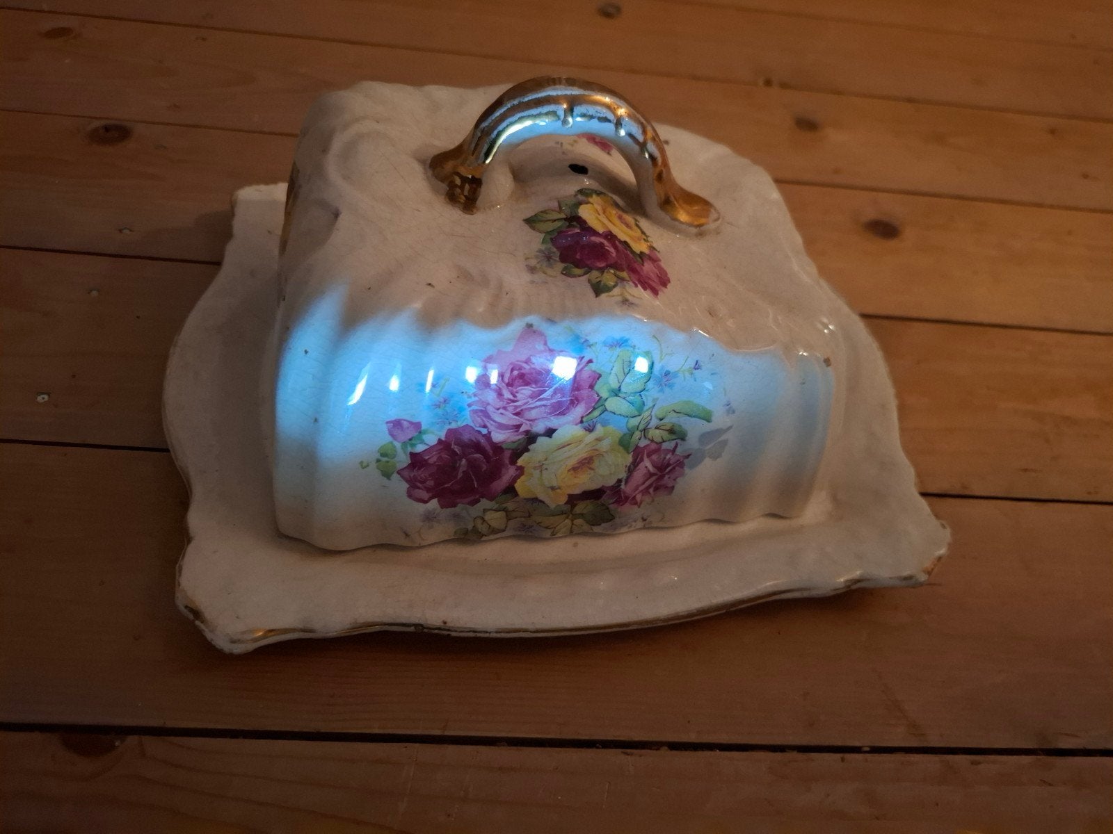Victoriaanse Kaasstolp/Botervloot met Bloemmotief, Ophalen of Verzenden