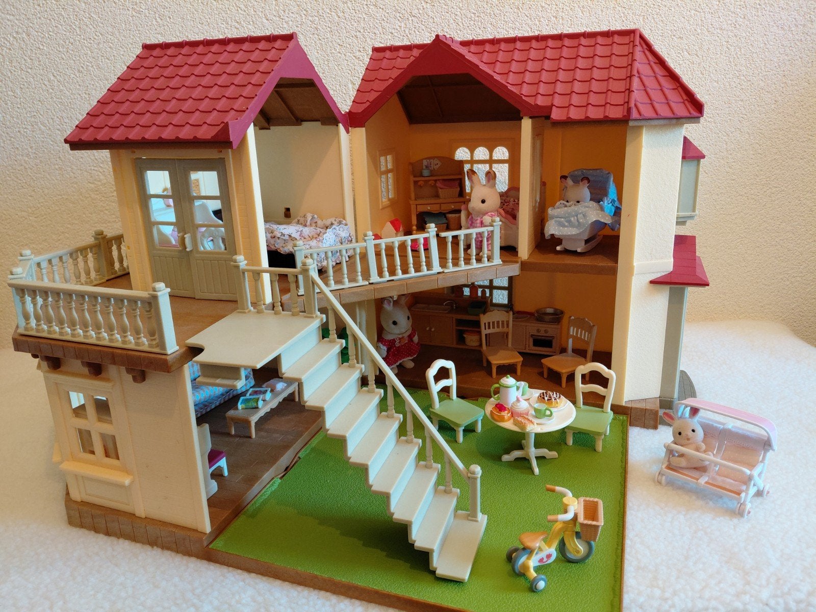 Grote Villa van Sylvanian Families House + Spulletjes., Kinderen en Baby's, Speelgoed | Poppenhuizen, Ophalen of Verzenden, Gebruikt