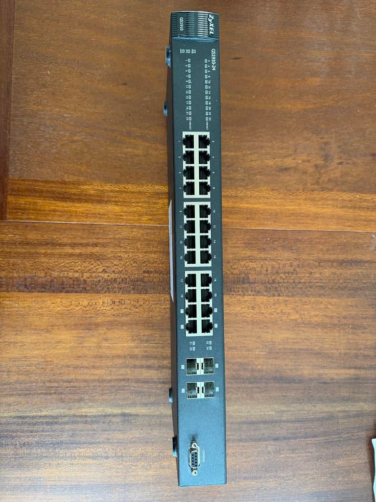 Zyxel GS1910 managed gigabit 24 poort POE switch, Ophalen of Verzenden, Zo goed als nieuw