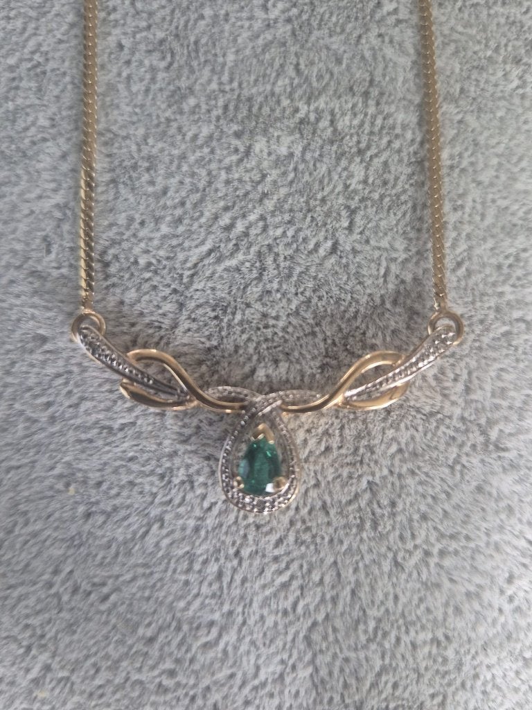 Ketting van 9 karaat geel goud & groene saffier hanger, Sieraden, Tassen en Uiterlijk, Kettingen, Ophalen of Verzenden, Zo goed als nieuw