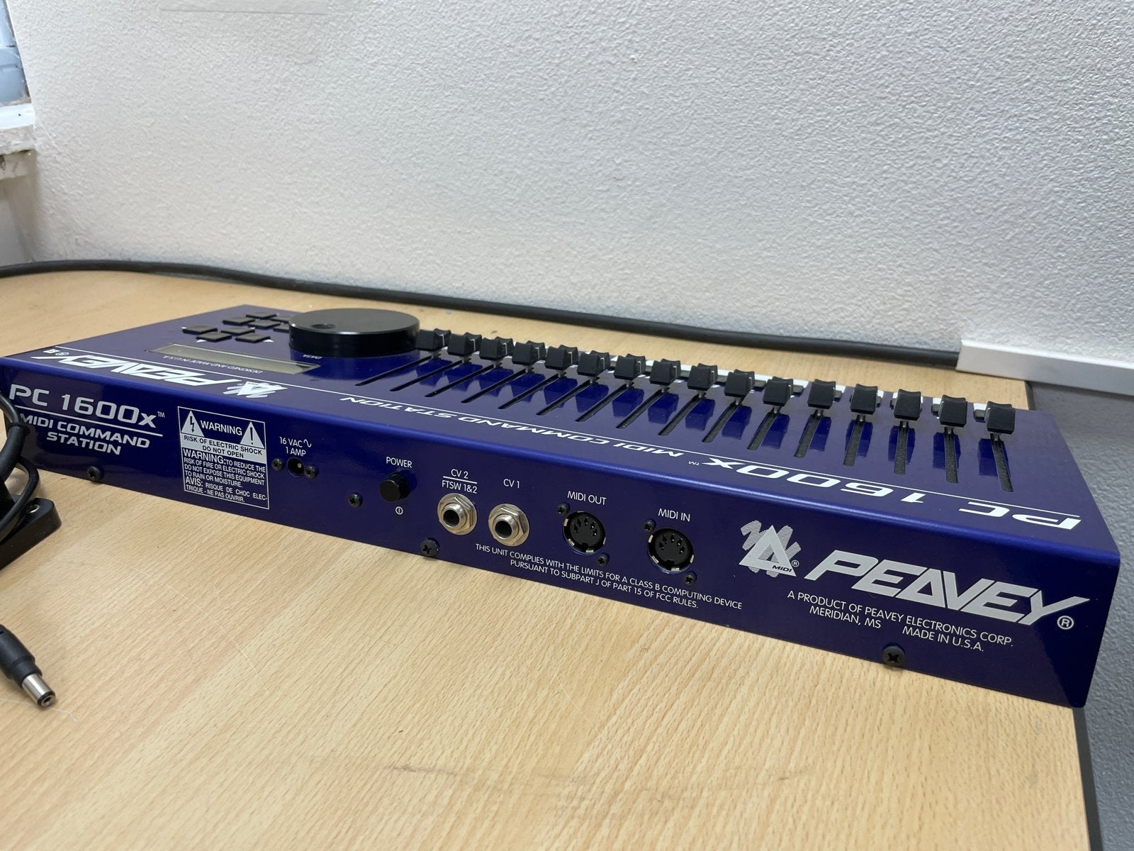 ≥ Peavey PC 1600x MIDI Command Station — Midi-apparatuur