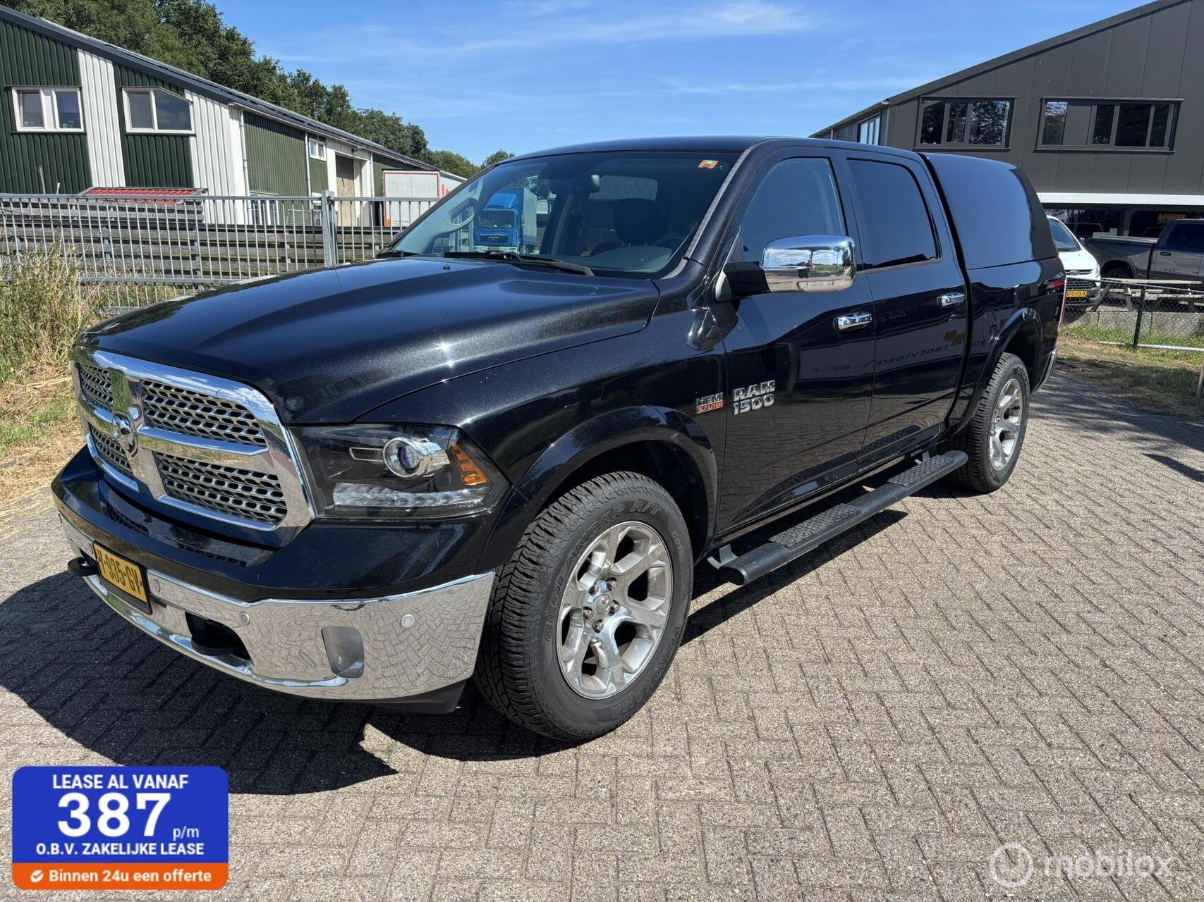 Dodge Ram 1500 Laramie Crew Cab 4x4, 5654 cc, Zwart, Vierwielaandrijving, RAM 1500