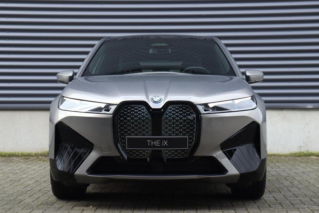 BMW iX xDrive40 High Executive | Sport Edition | Sportpakket, Auto's, Automaat, Stof, Met garantie (alle), Origineel Nederlands