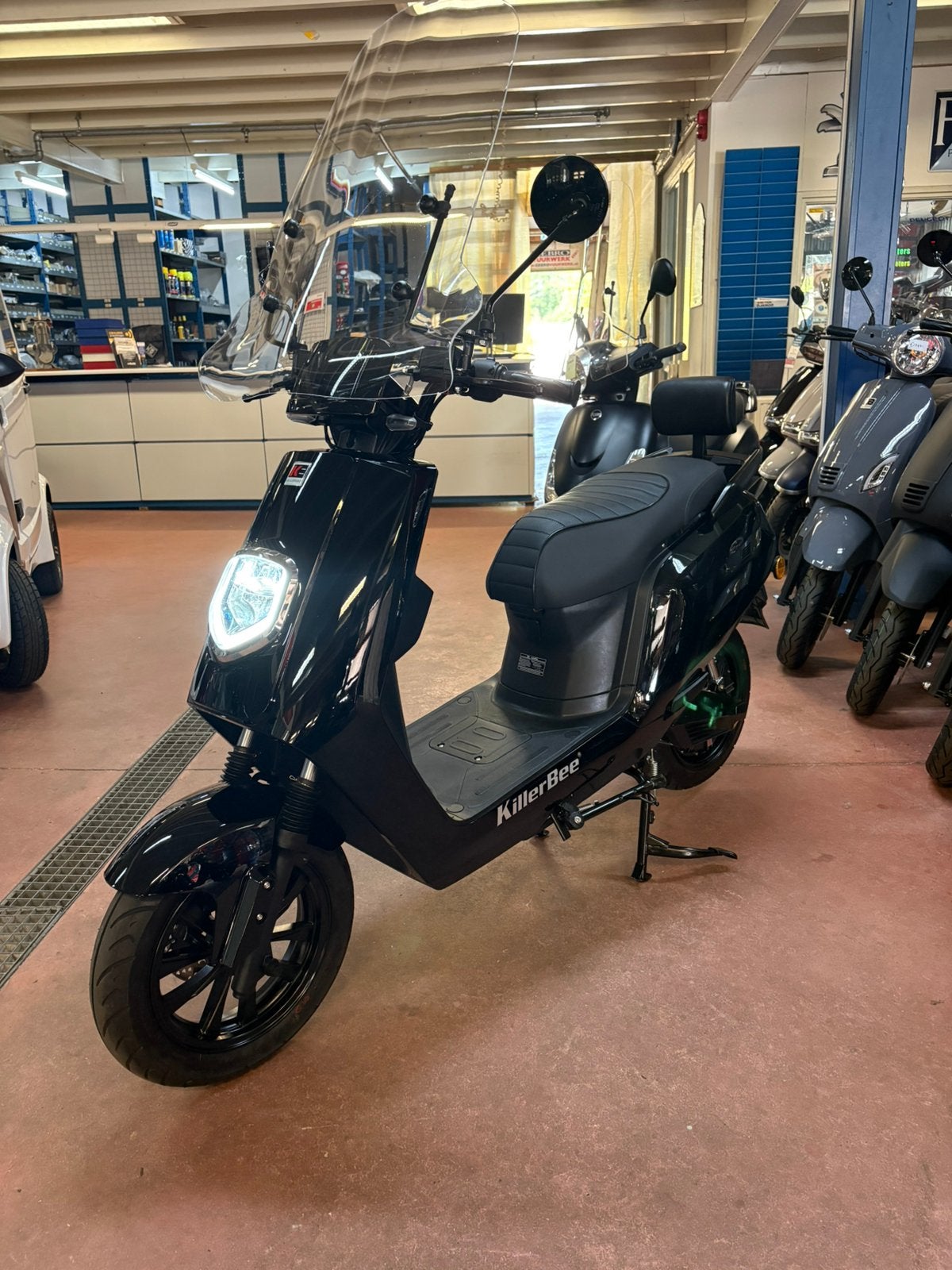 Gebro scooters: Killerbee electrica 45KM E scooter ZGAN, Killerbee, Maximaal 45 km/u, Elektrisch, Ophalen of Verzenden