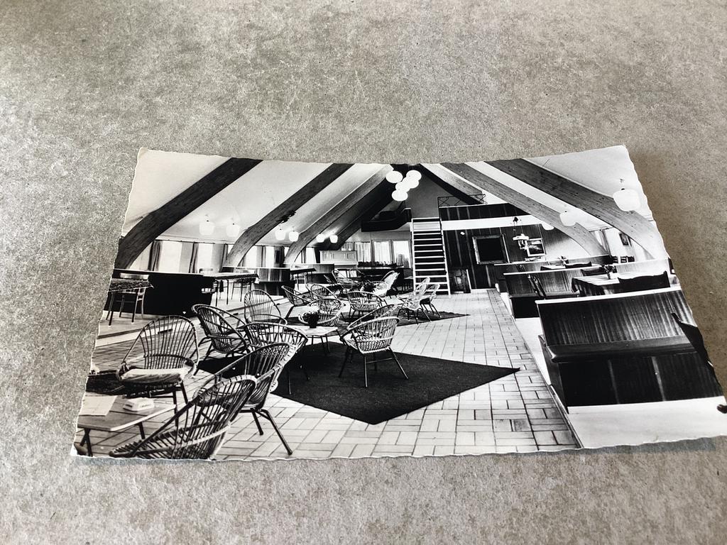 Vledder.     Interieur ,, De Adelhof”., Verzamelen, Ansichtkaarten | Nederland, Ophalen of Verzenden