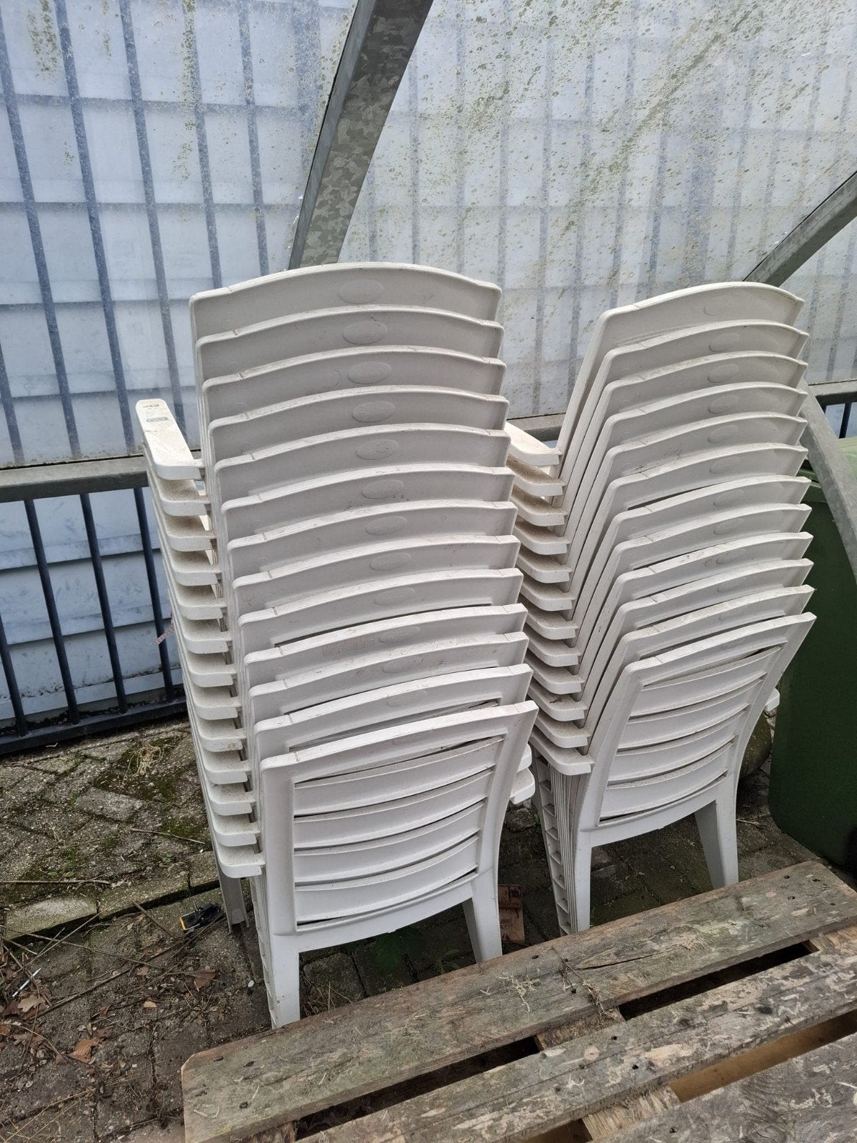 Hartman witte stapelbare stoelen, Ophalen, Gebruikt, Kunststof
