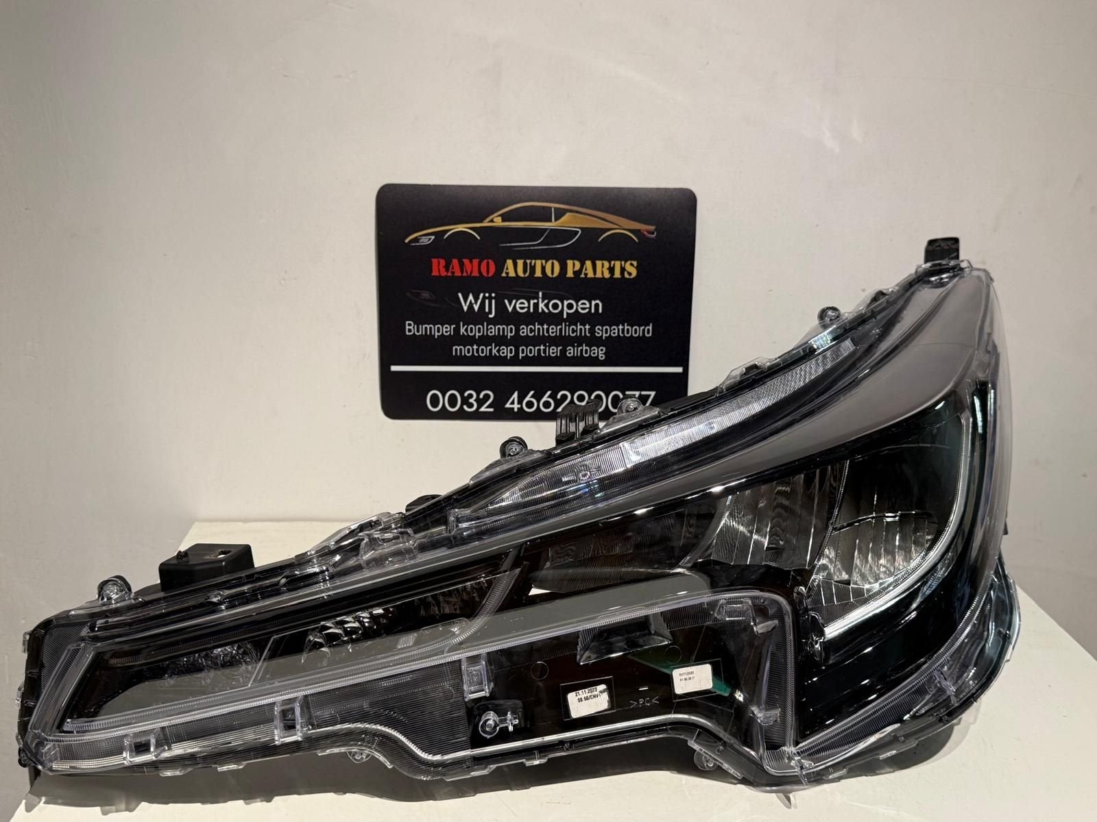 TOYOTA COROLLA E21 KOPLAMP LED LINKS 81150-02S60, Auto-onderdelen, Gebruikt, -, -, Ophalen of Verzenden
