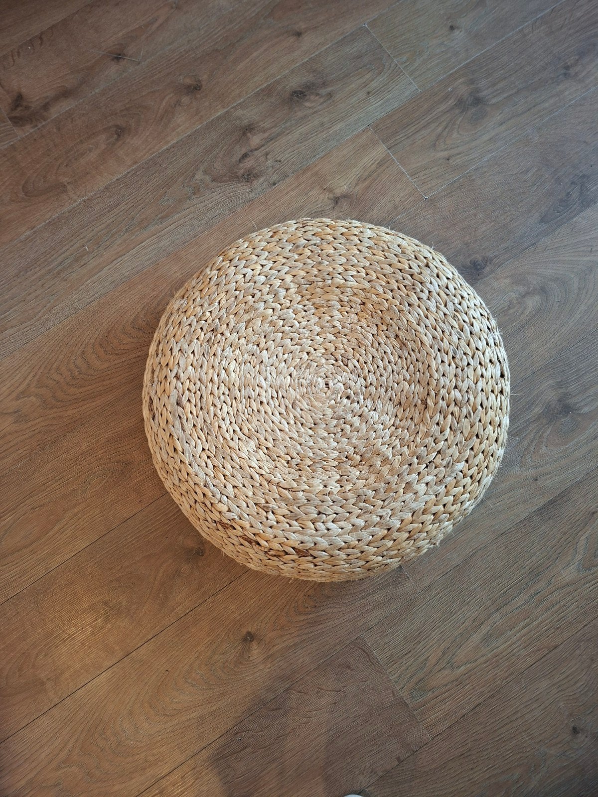 Ronde rieten poef/voetenbank van zeegras, Ophalen, Gebruikt, Riet of Rotan, 50 tot 75 cm