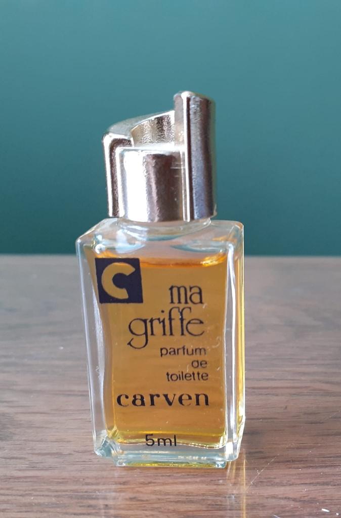 CARVEN miniatuur, Ophalen of Verzenden, Zo goed als nieuw, Miniatuur, Gevuld