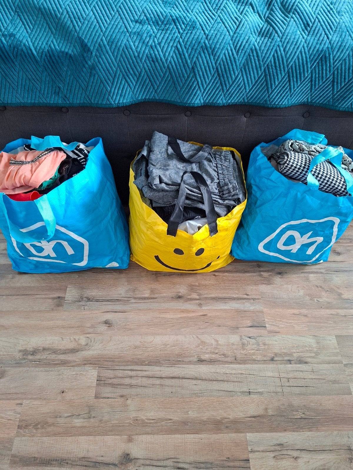 3 boodschappen tassen vol kleding. Zomer/winter., Ophalen, Gedragen