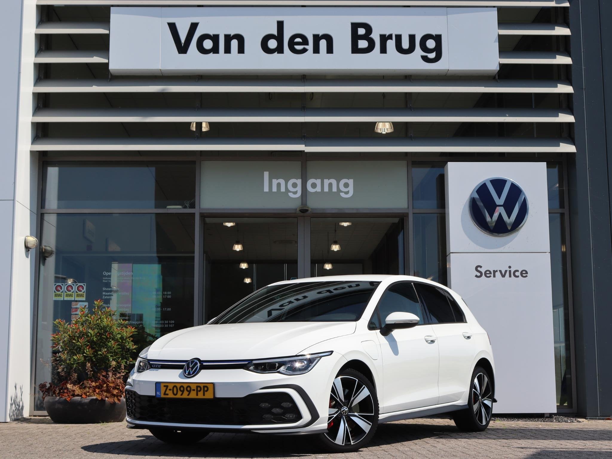 Volkswagen Golf 1.4 eHybrid 245 PK DSG GTE | LED Plus | App, Gebruikt, Euro 6, 4 cilinders, Wit