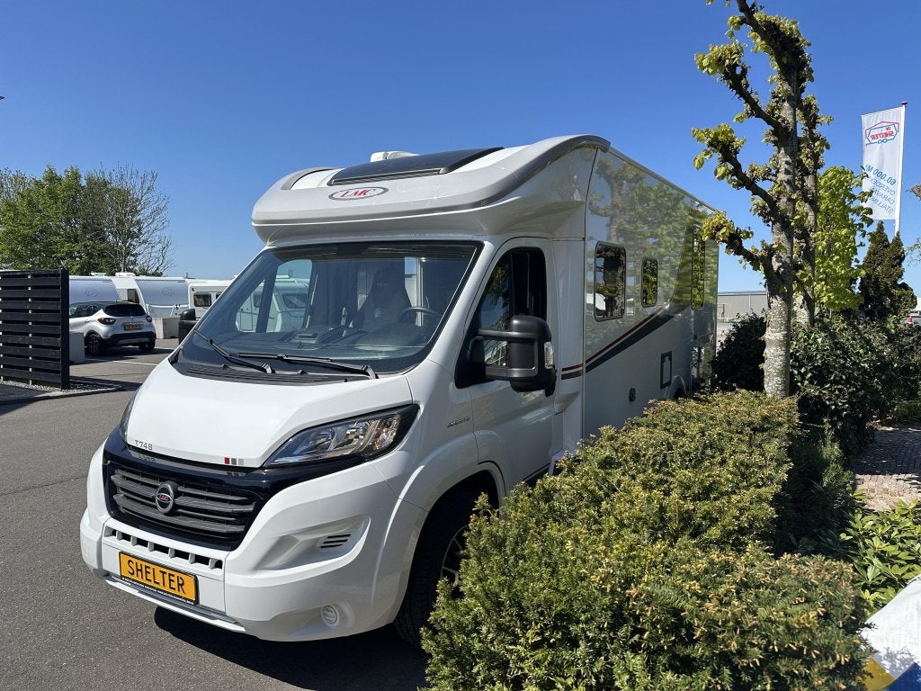 LMC Element T 748 9 Spd 160 PK Zeer mooi, Caravans en Kamperen, Campers, Automaat, Ringverwarming, Fiat, Airbags