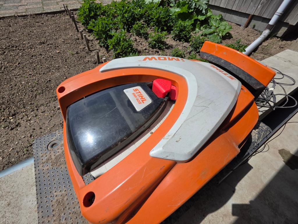 Stihl RMI-422 robotmaaier - defect voor onderdelen, Ophalen, Gebruikt, Accu-grasmaaier, Stihl