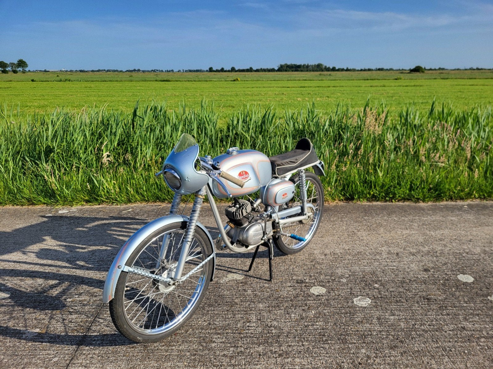 Mondial supersport met kenteken 180 graden voorspatbord, Fietsen en Brommers, Brommers | Oldtimers, Ophalen, Overige merken
