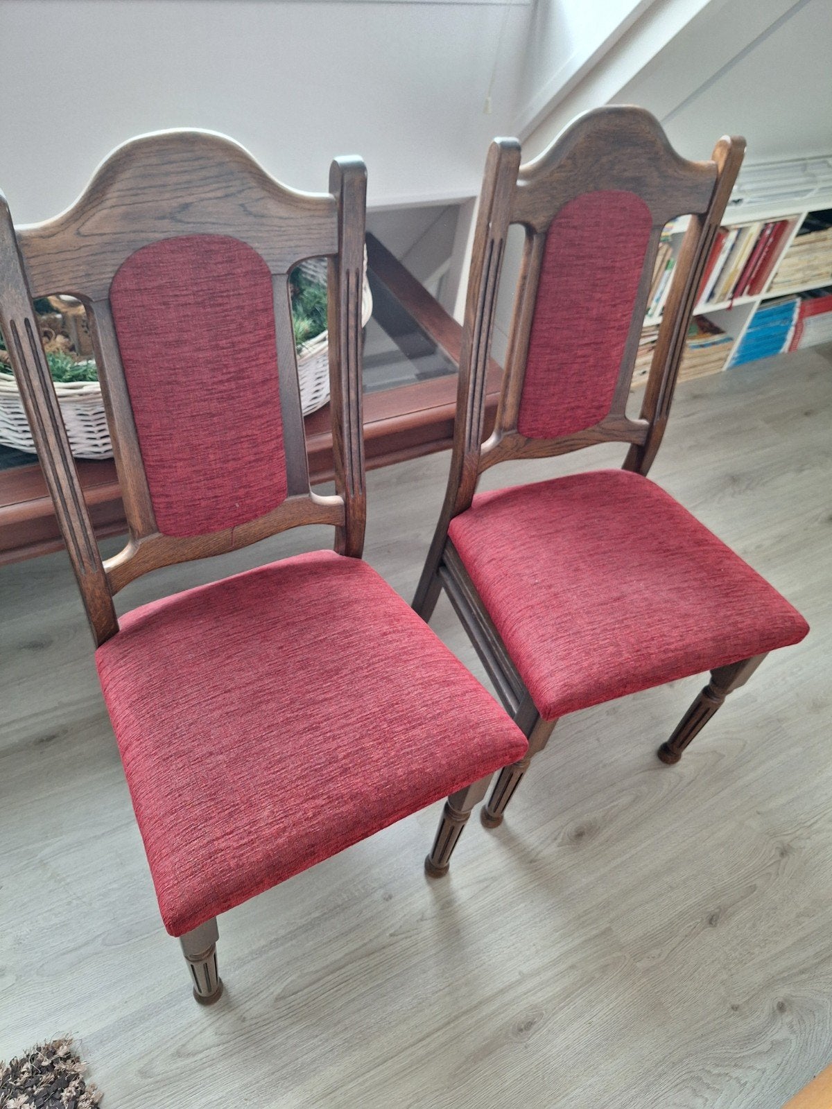 Set van 2 klassieke eetkamerstoelen met rode bekleding, Ophalen
