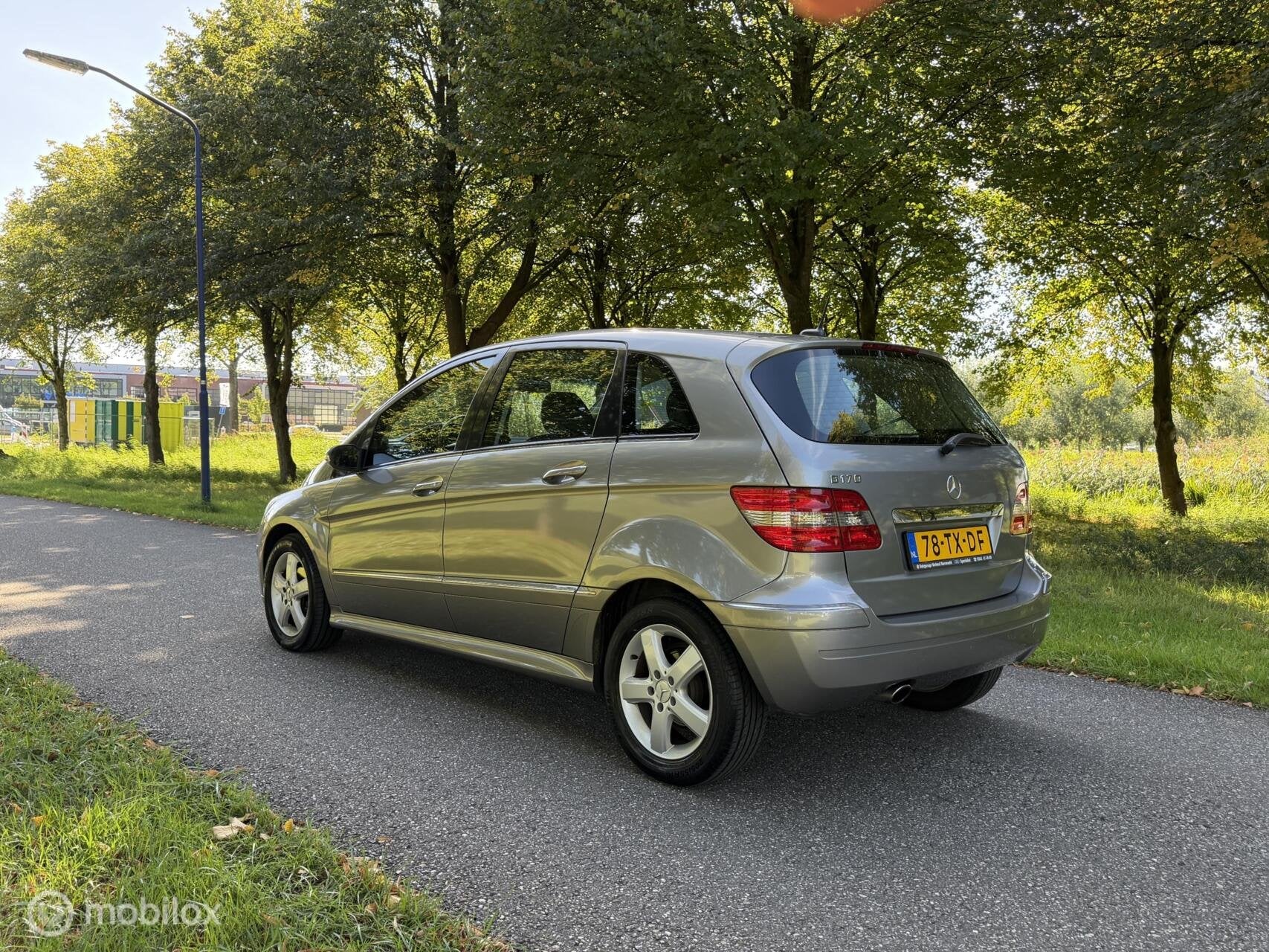 Mercedes B-klasse 170*AUTOMAAT*APK 6/27*LAGE KM NAP*AIRCO, Auto's, Stof, Gebruikt, Zwart, 4 cilinders