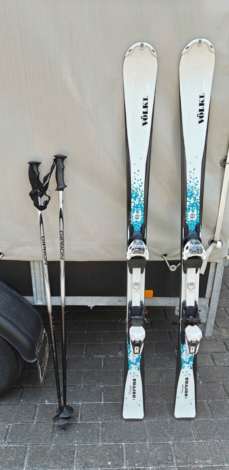 Völkl Essenza Aurena ski's met Gibron skistokken, Overige merken, 140 tot 160 cm, Gebruikt, Ophalen of Verzenden