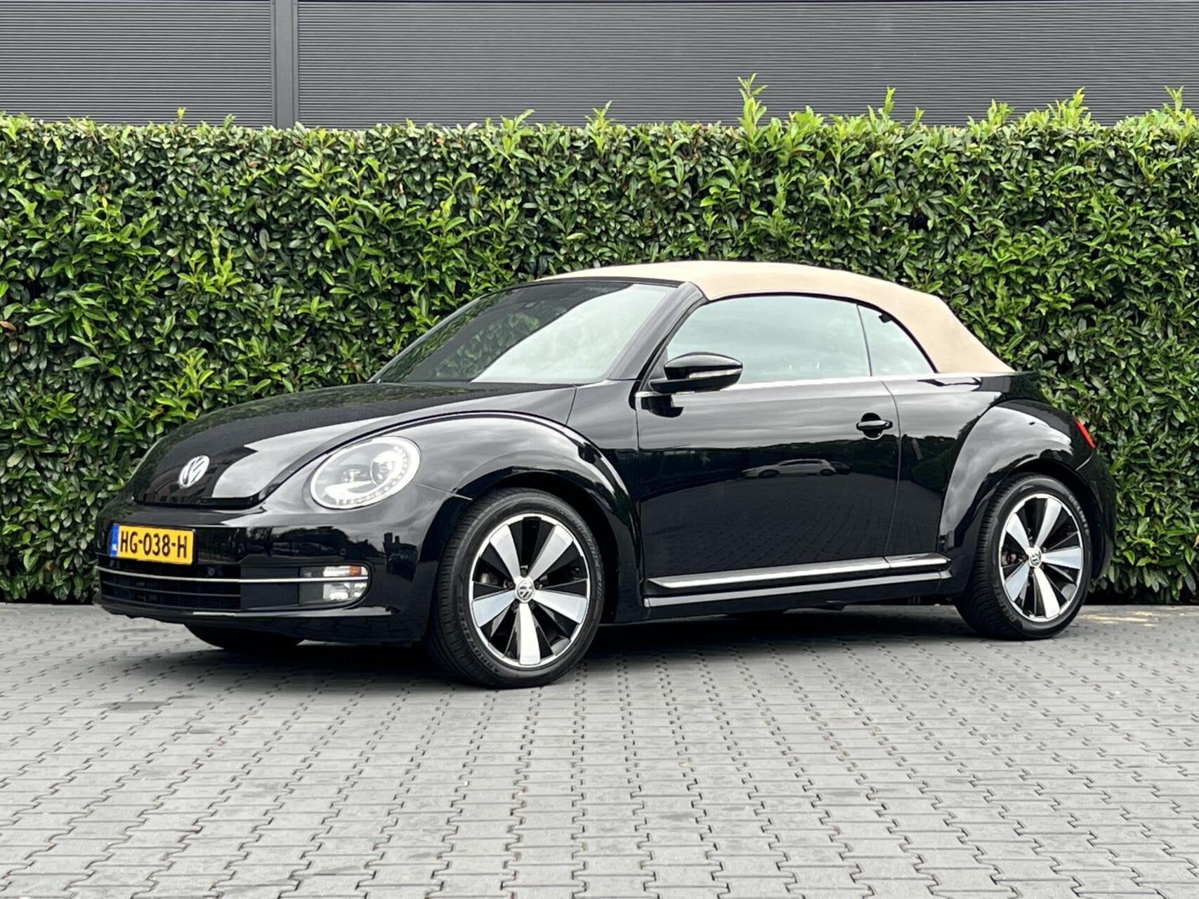 Volkswagen Beetle Cabriolet 1.4 TSI Sport BlueMotion NL AUTO, Gebruikt, 4 stoelen, Zwart, Automatische klimaatregeling