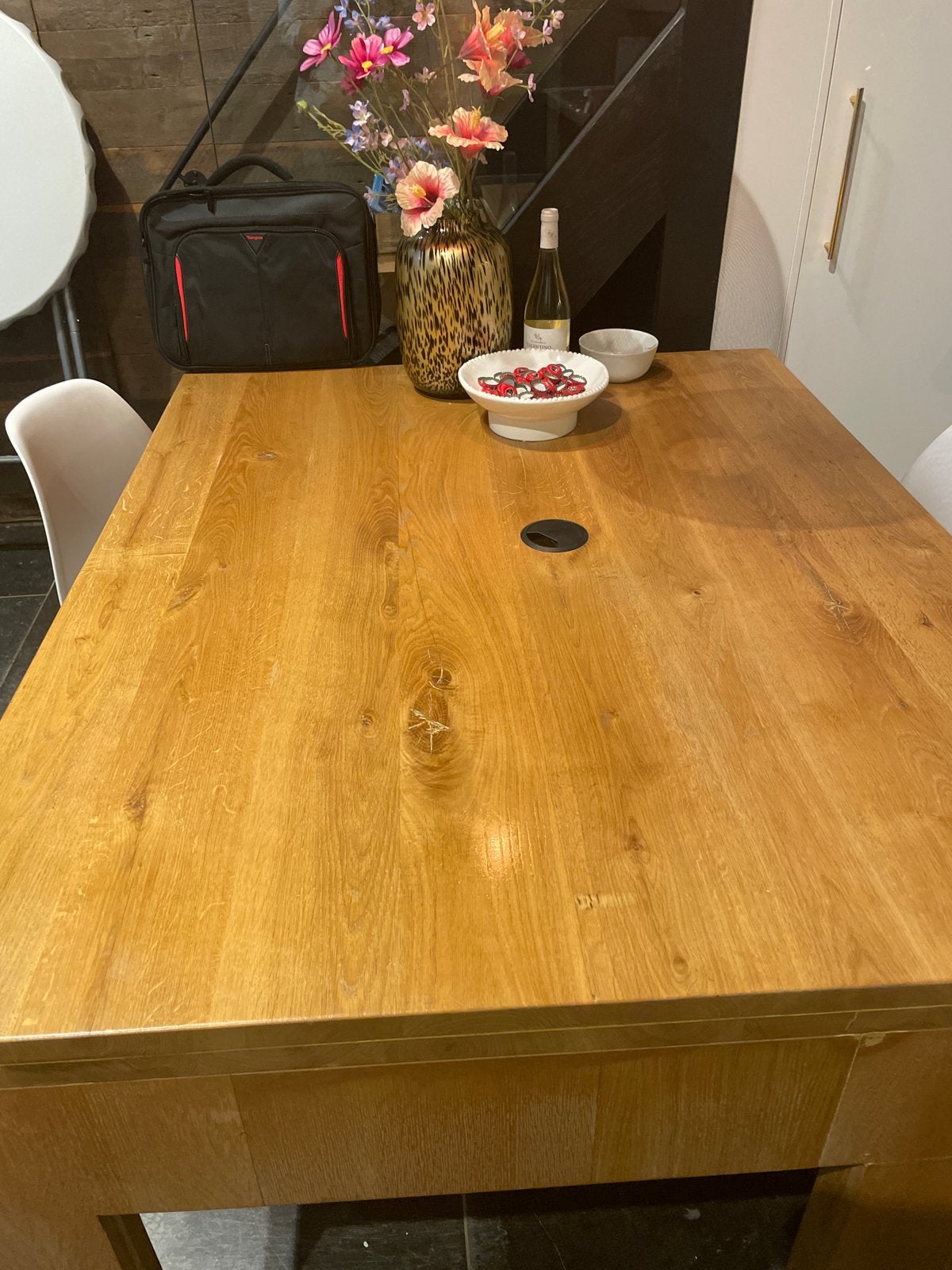 Stevige eettafel, gebruikt, kan nog een ronde mee, Ophalen, Gebruikt, 100 tot 150 cm, Vier personen