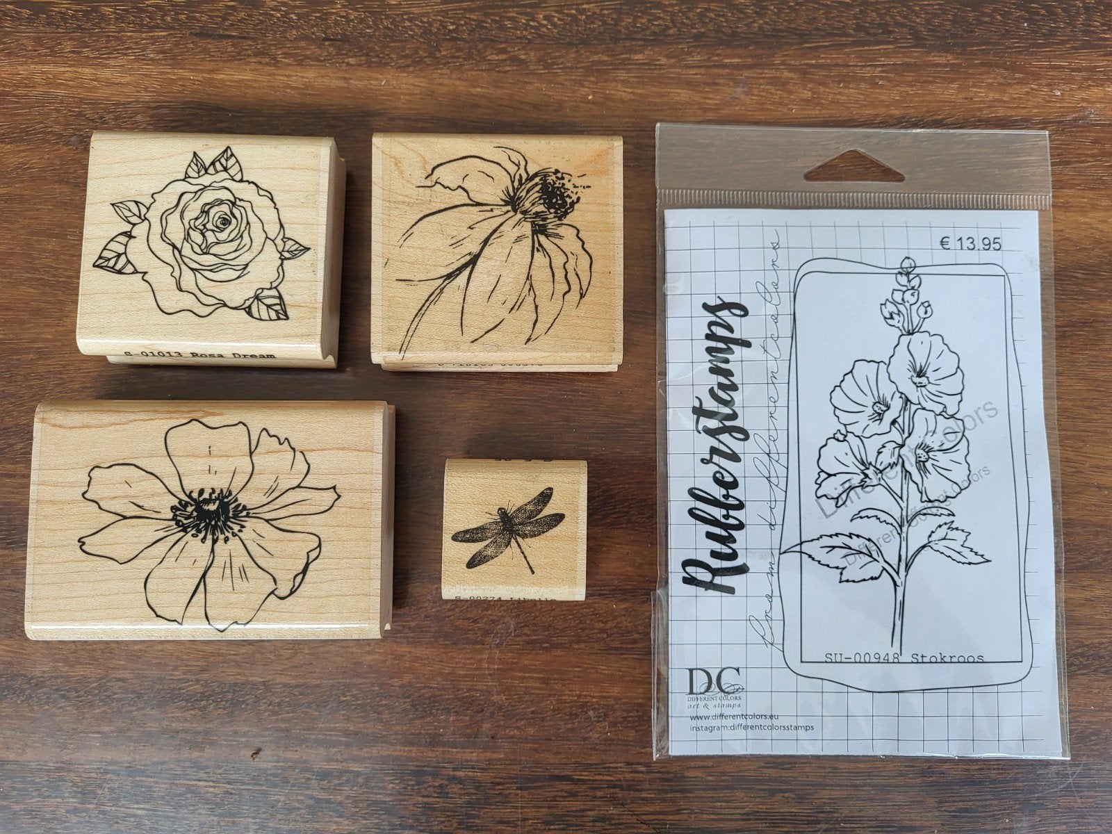 Set stempels Ludiec Different Colors, Hobby en Vrije tijd, Stempelen, Ophalen of Verzenden, Zo goed als nieuw, Houten stempel