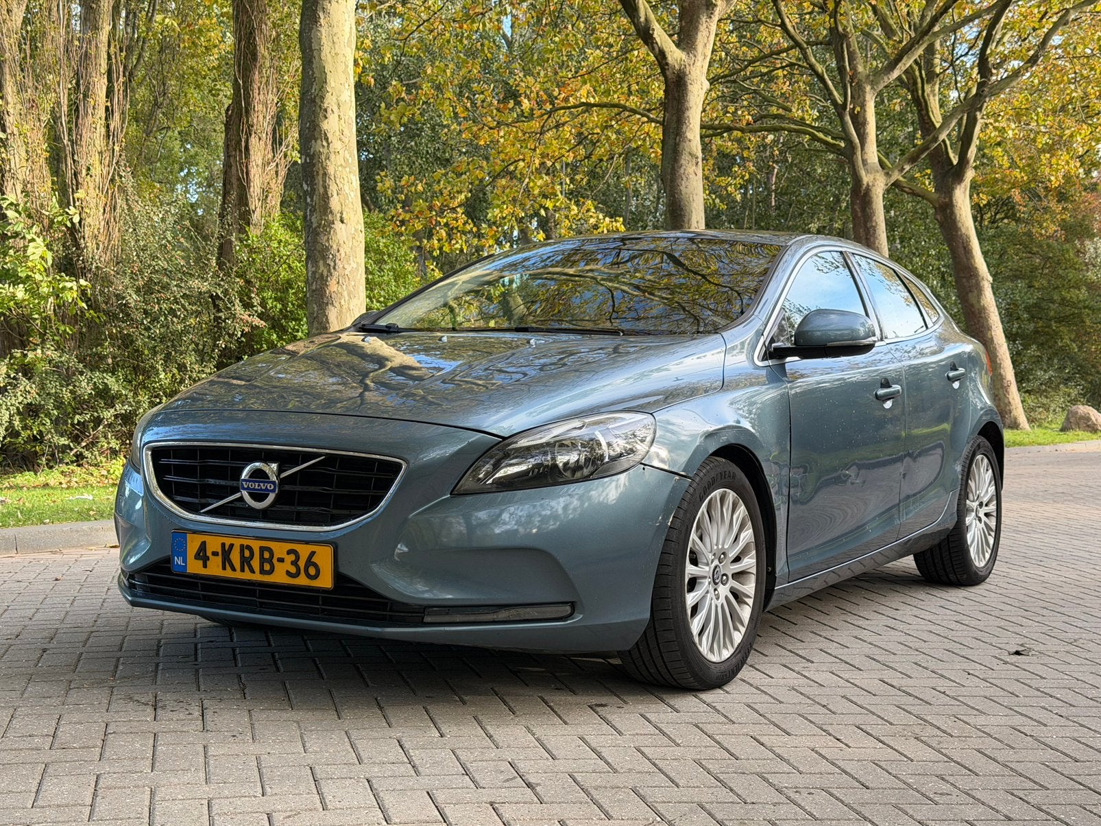 Volvo V40 1.6 D2 115PK 2013 Blauw, Auto's, Voorwielaandrijving, Euro 5, Stof, Zwart