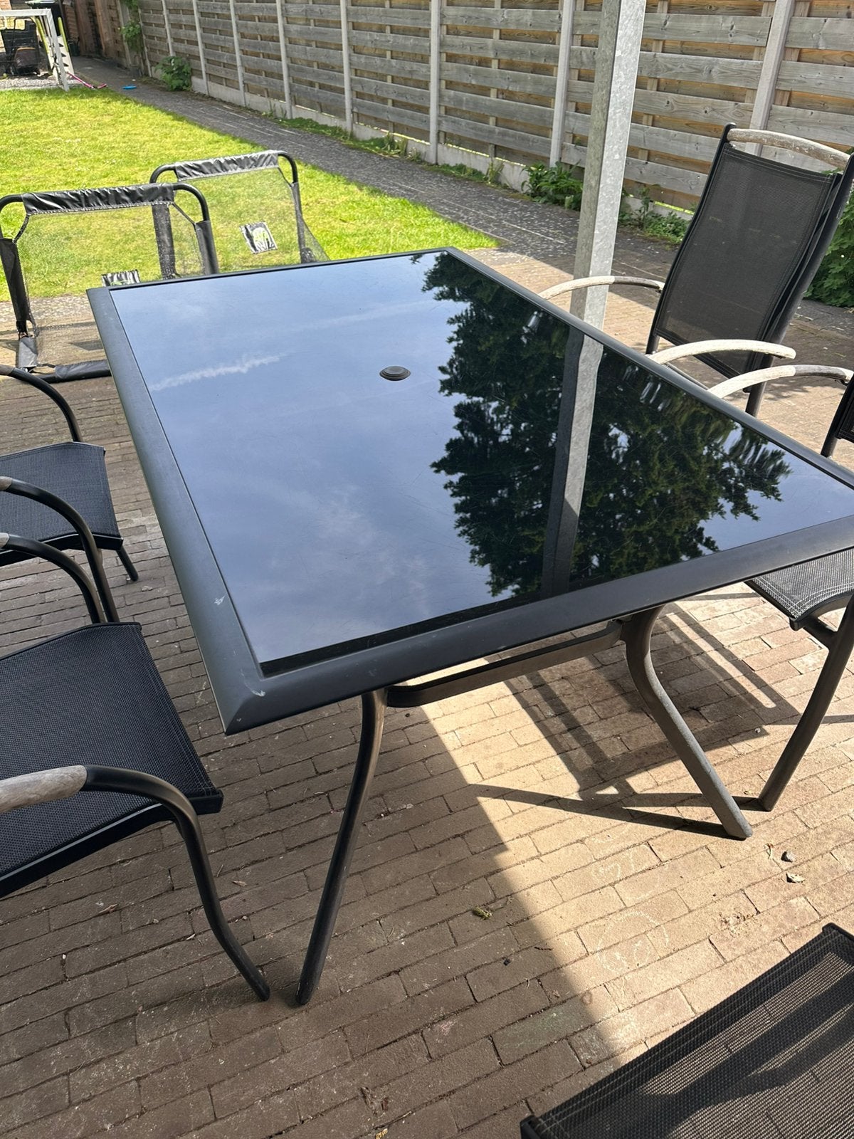 Gratis tuintafel met glazen blad, Tuin en Terras, Ophalen, Gebruikt, Rechthoekig, Aluminium