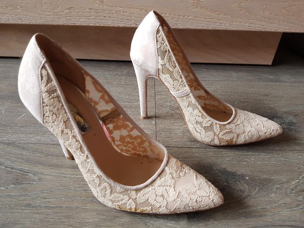 Pumps met kant -- maat 37 -- Atmosphere, Ophalen of Verzenden, Zo goed als nieuw, Roze, Pumps