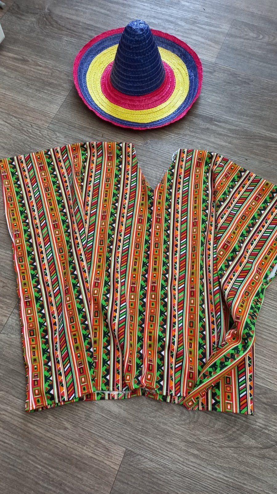 Mexicaanse poncho met sombrero, Ophalen, Zo goed als nieuw, Carnaval