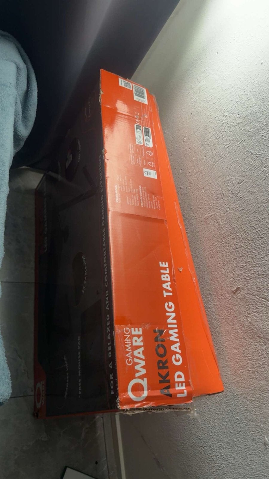 Nieuw QWARE Akron LED-Gamingbureau NIEUW in doos, Ophalen, Nieuw, Overige merken, Gamingbureau