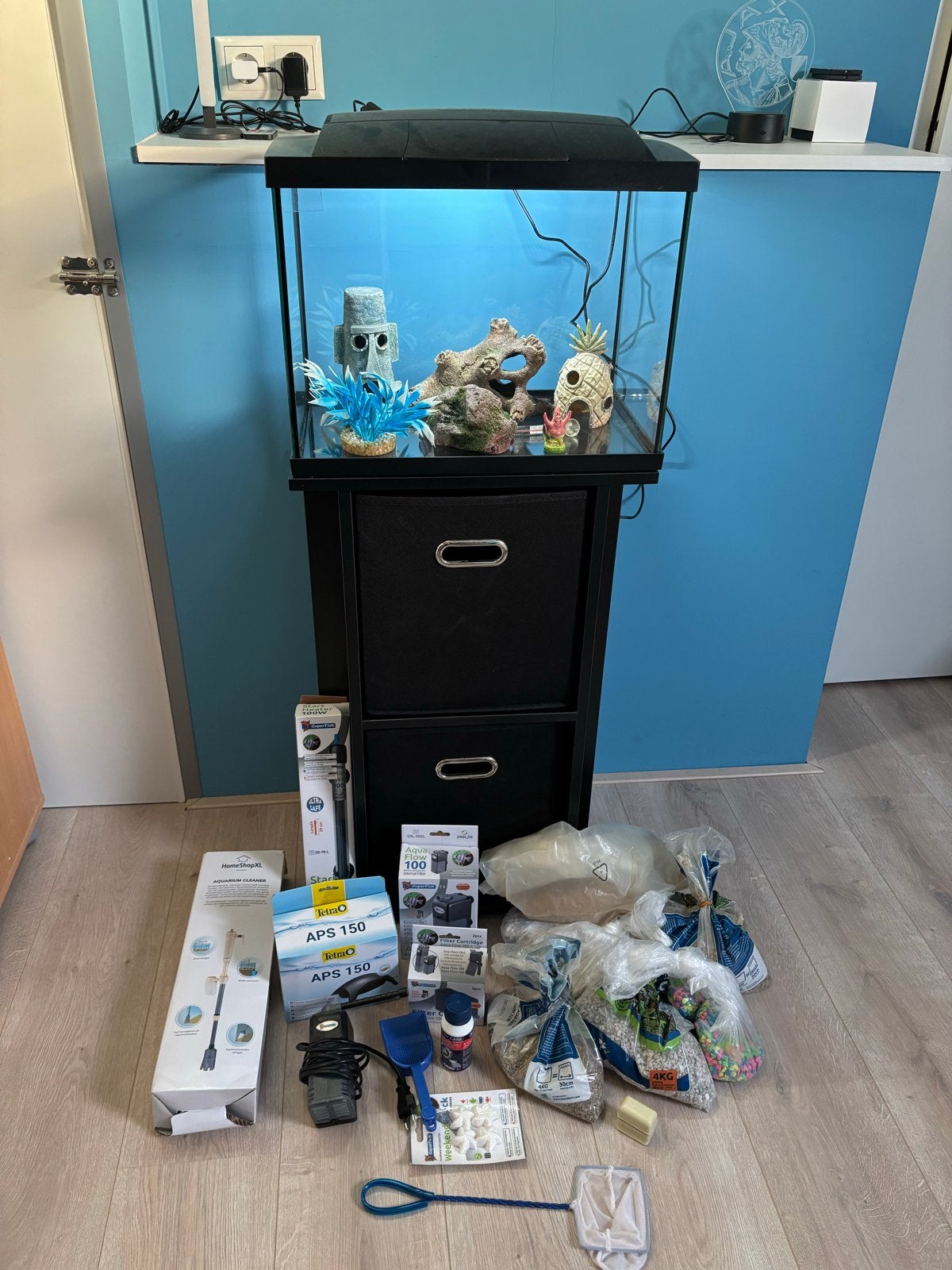 Complete aquariumset met kast – veel nieuwe spullen, Ophalen