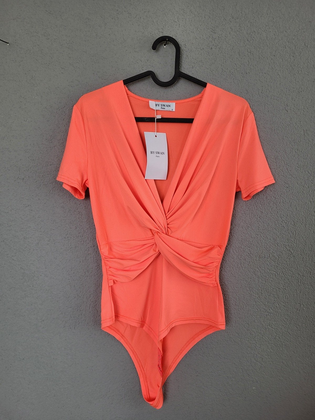 By Swan neon bodysuit maat S, Kleding | Dames, Verzenden, Nieuw, Oranje, Korte mouw