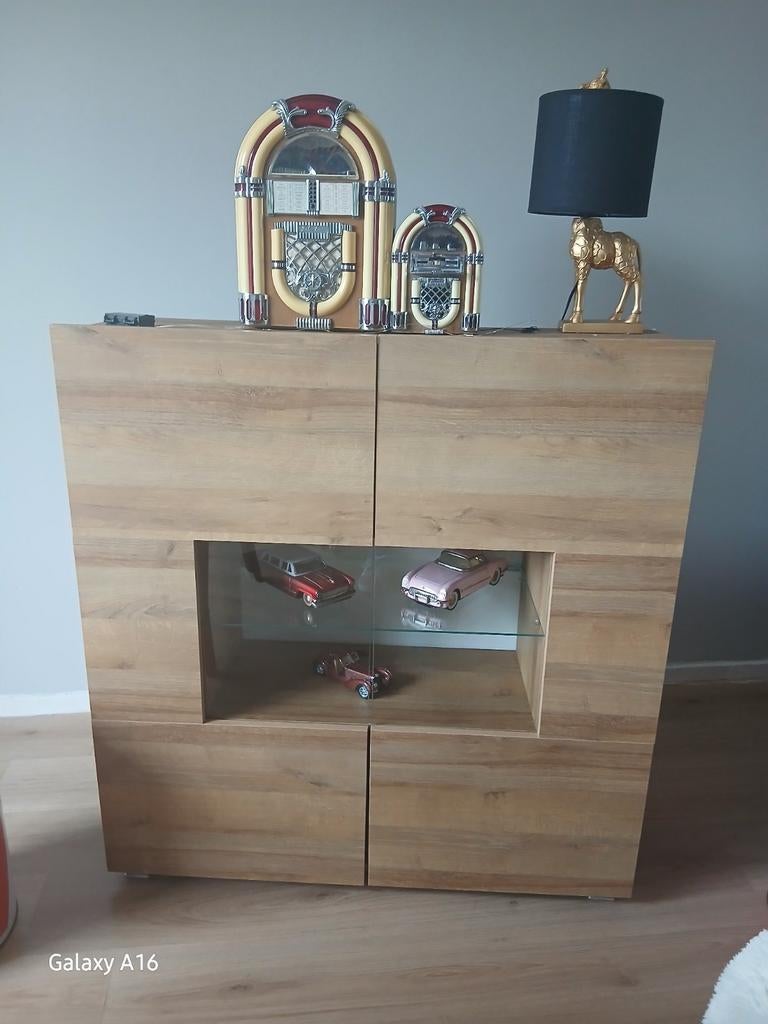 Mooie kast met zelfgemaakte verlichting (b100xh105xd30cm), Ophalen