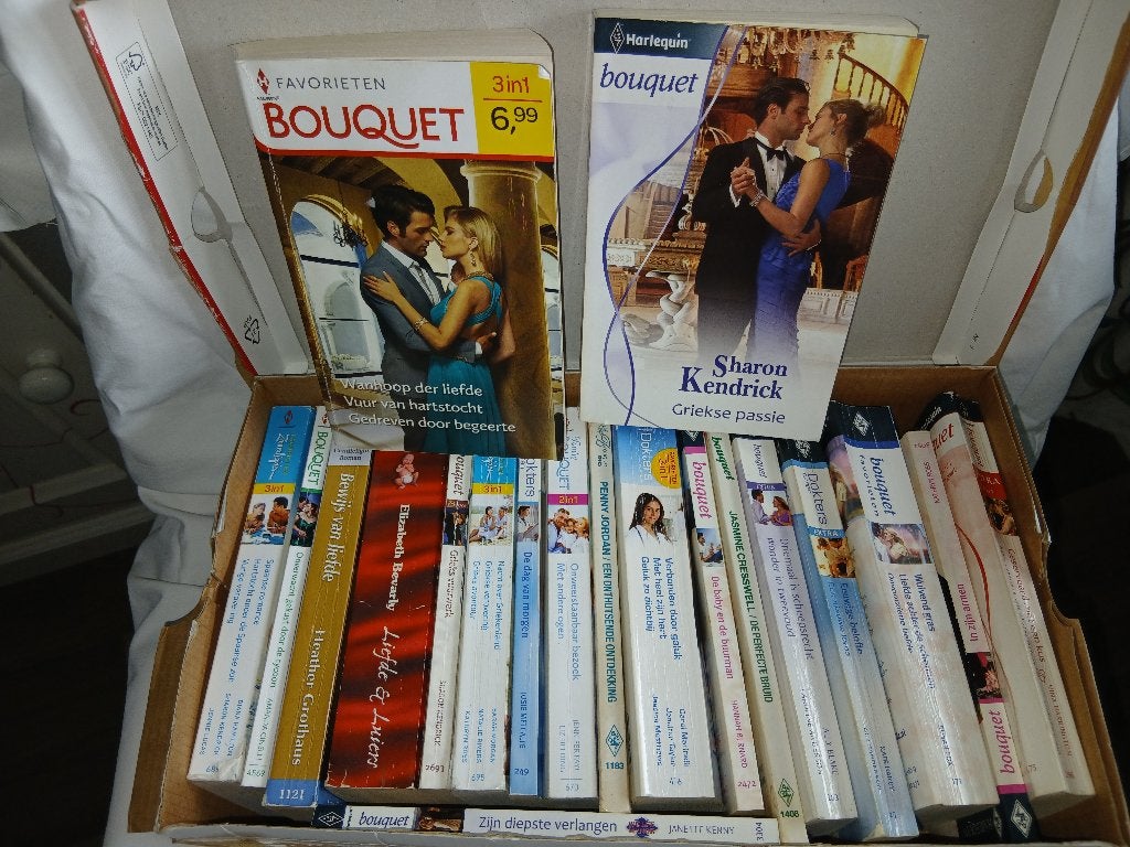 Bouquet reeks/Harlequin boekjes (20 stuks), Ophalen of Verzenden, Gelezen