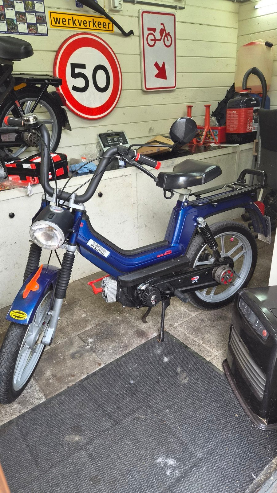 Vespa si met blauw kenteken, Ophalen, Gebruikt