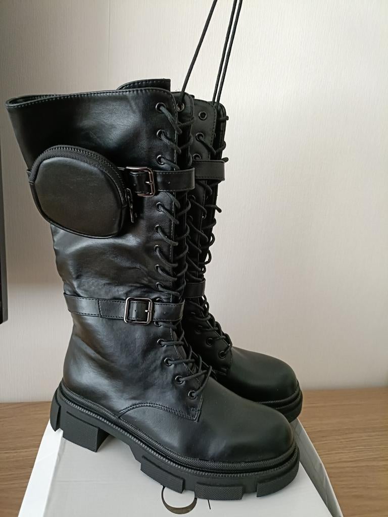 C’M Paris Biker Boots met 4 Tasjes, Maat 40,  Ongedragen, Kleding | Dames, Schoenen, Nieuw, Hoge laarzen, Zwart, Ophalen of Verzenden