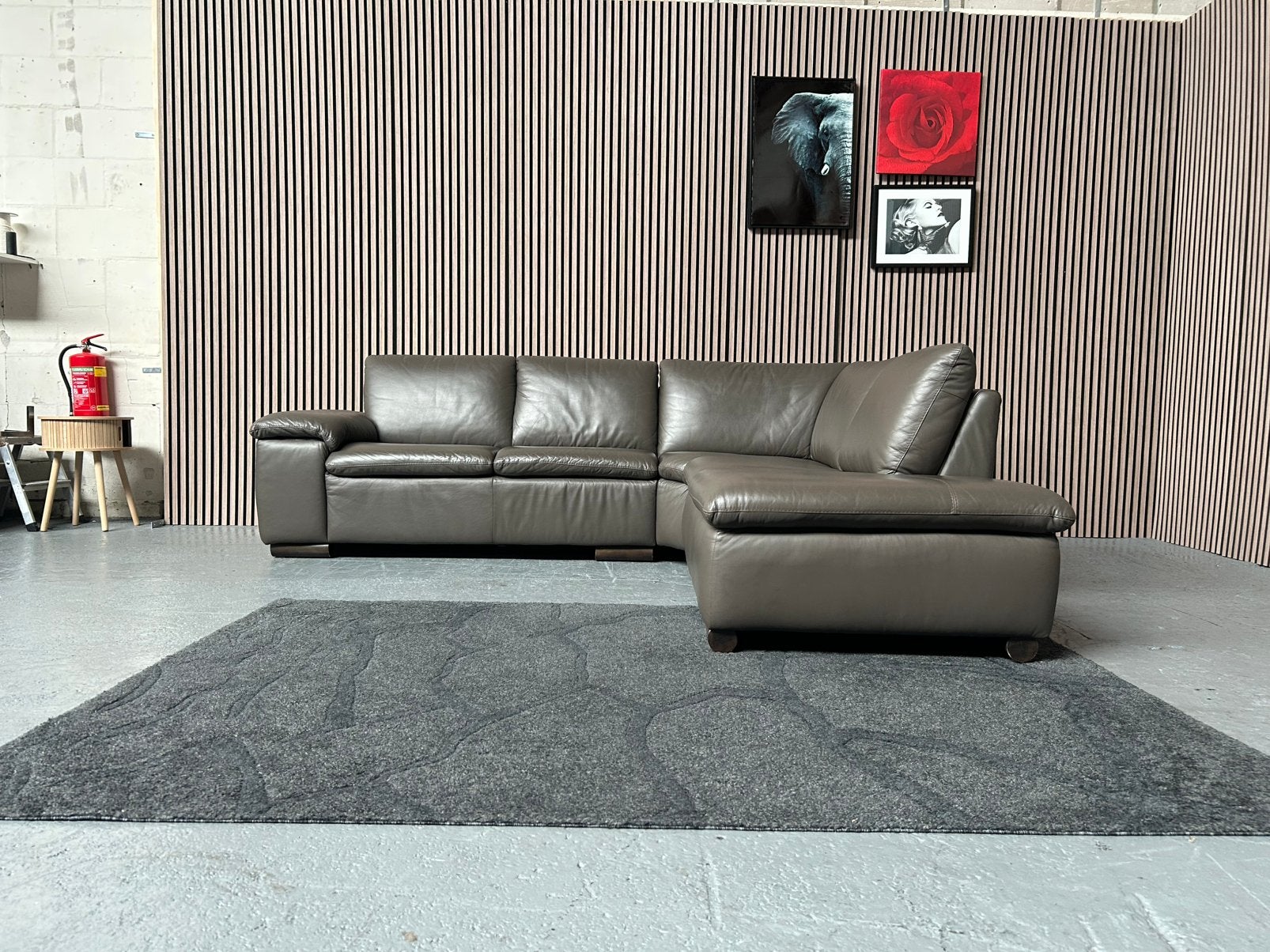 GRATIS LEVERING Hoekbank Leer Bruin 265X230 GEREINIGD, Huis en Inrichting, Banken | Bankstellen, 250 tot 300 cm, Hoekbank, Leer