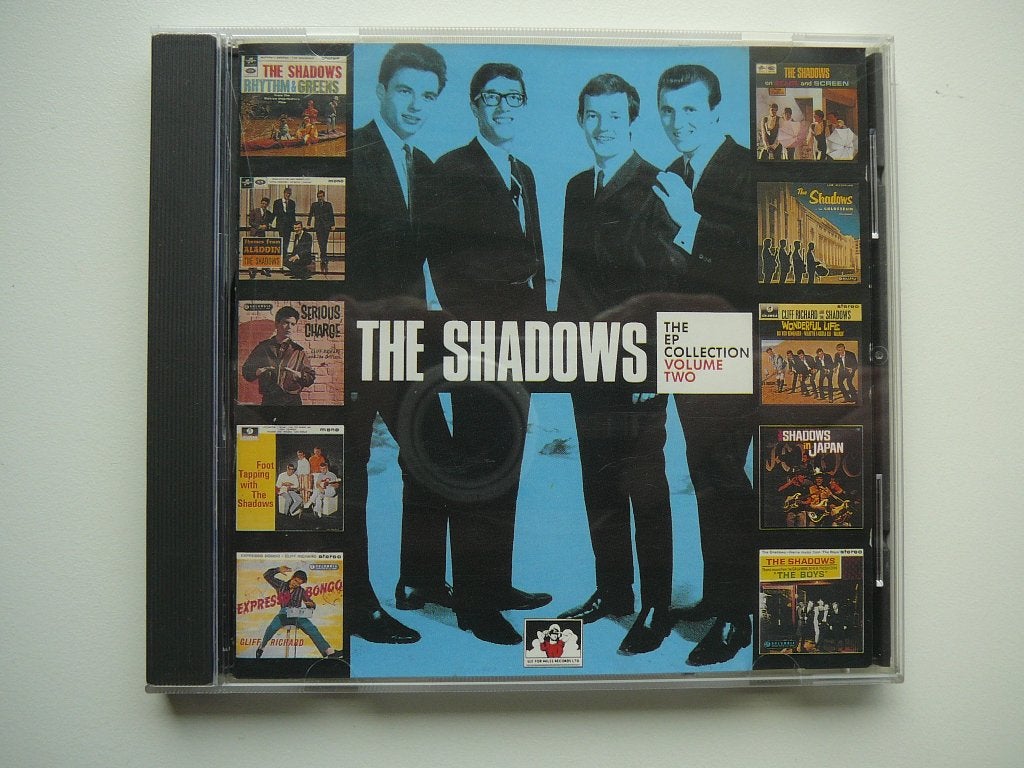 cd  The Shadows   The EP collection  volume two, Gebruikt, Ophalen of Verzenden, Gesigneerd, EP