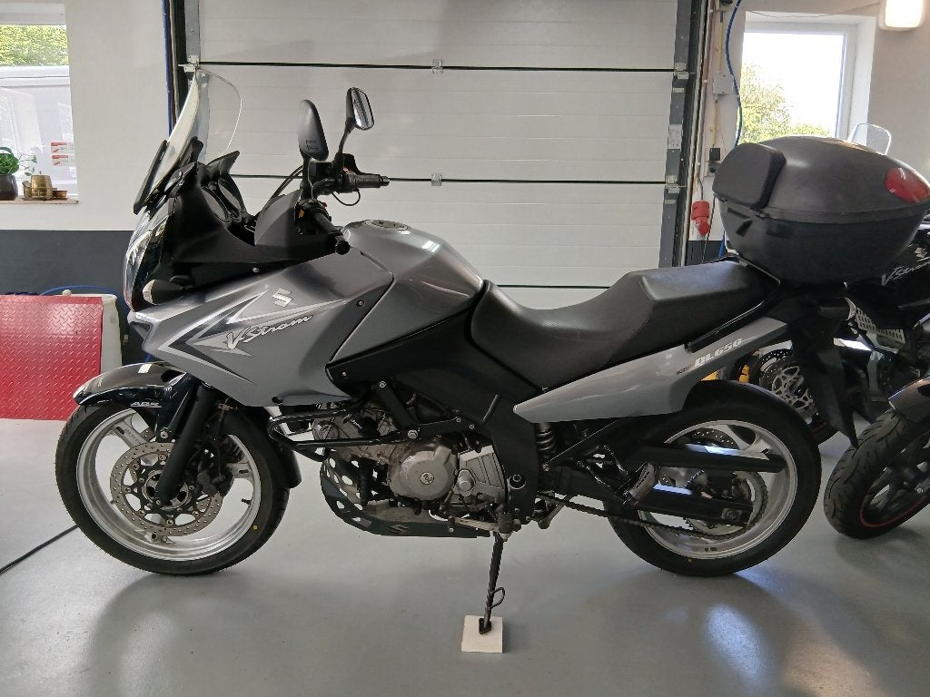 Suzuki V-Strom DL 650 .ABS. 2009 . Met extra s . VERKOCHT !!, 2 cilinders, Occasion, Motorrijbewijs A, Bedrijf