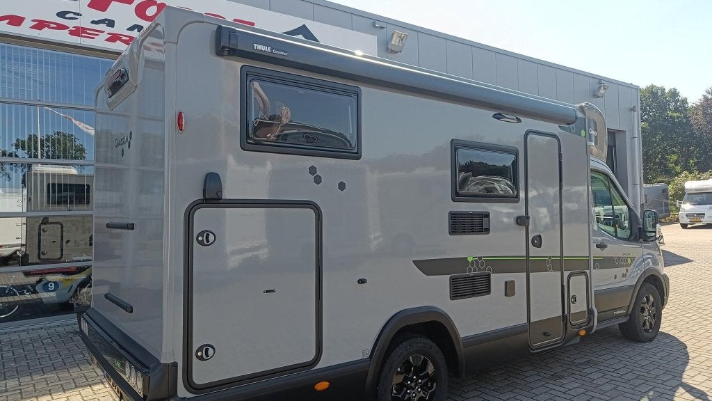 ZGAN Bomvol Chausson Sport Line S697 '25 2.0Tdci 165pk 11dkm, Caravans en Kamperen, Automaat, Ringverwarming, Ford, 6 tot 7 meter