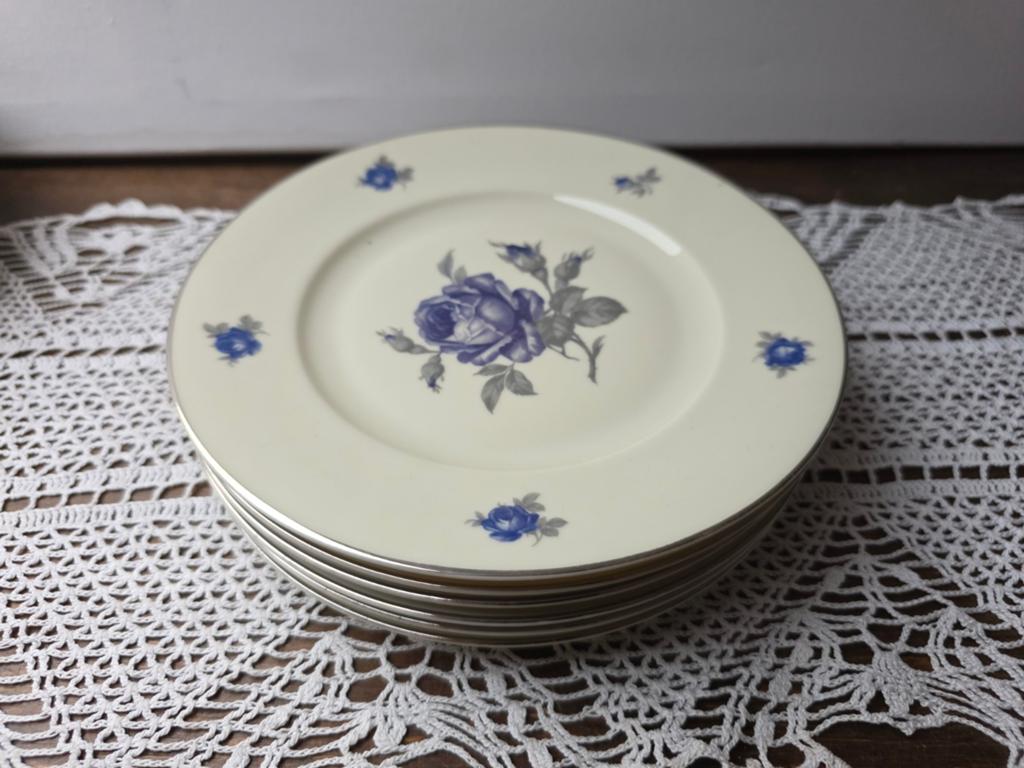 Ivory borden blauwe roos roosjes a 3,95 per stuk, Ophalen of Verzenden